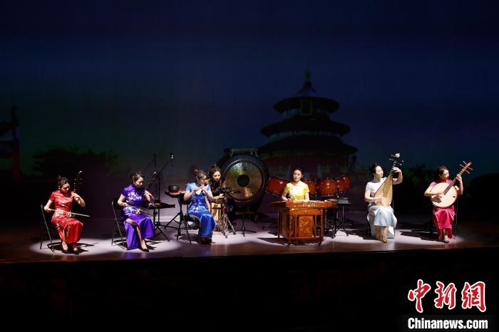 6日，“相約北京”奧林匹克文化節(jié)暨第22屆“相約北京”國際藝術節(jié)在京開幕?！?lt;a target='_blank' href='/'>中新社</a>記者 富田 攝
