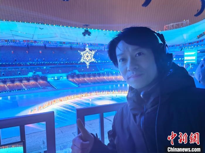 張文海在“鳥巢”內(nèi)?！埼暮?供圖