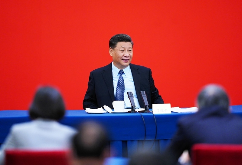2020年5月23日上午，習近平總書記看望參加全國政協(xié)十三屆三次會議的經(jīng)濟界委員，并參加聯(lián)組會，聽取意見和建議。