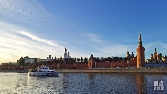 △坐落在莫斯科河畔的克里姆林宮。（總臺央視記者郭鴻拍攝）