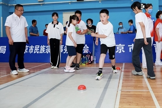 冰蹴球比賽場景。賽事主辦方供圖