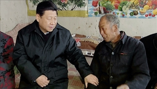 △2012年12月30日，習(xí)近平總書記來(lái)到河北省阜平縣龍泉關(guān)鎮(zhèn)顧家臺(tái)村看望困難群眾。