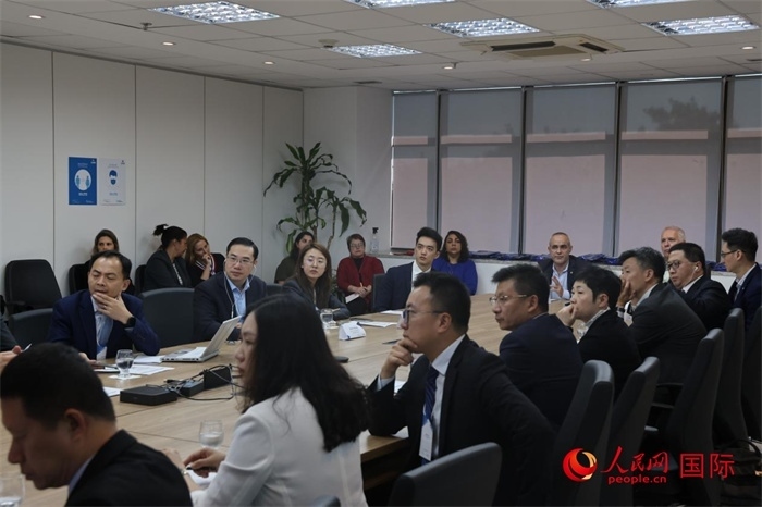 與會代表參與座談交流。（人民網(wǎng)記者 時元皓攝）