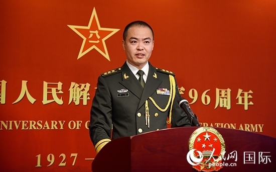 中國(guó)駐瑞典大使館李珂副武官致辭。人民網(wǎng)記者 殷淼攝