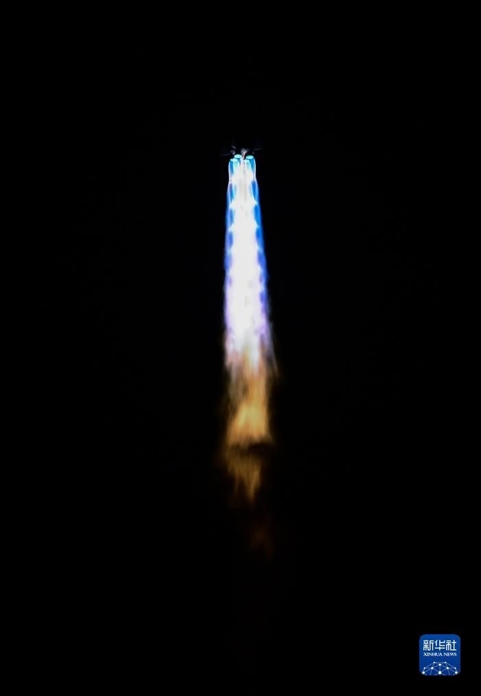 9月7日02時14分，我國在酒泉衛(wèi)星發(fā)射中心使用長征四號丙運載火箭，成功將遙感三十三號03星發(fā)射升空，衛(wèi)星順利進入預(yù)定軌道，發(fā)射任務(wù)獲得圓滿成功。新華社發(fā)（汪江波 攝）