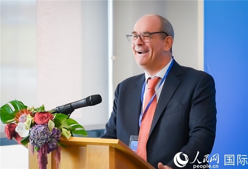 圖為倫敦?戶港代表致辭。人民網(wǎng) 郭錦標攝