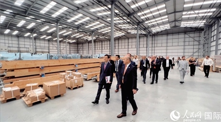 圖為旗艦倉現(xiàn)場。人民網(wǎng) 郭錦標攝