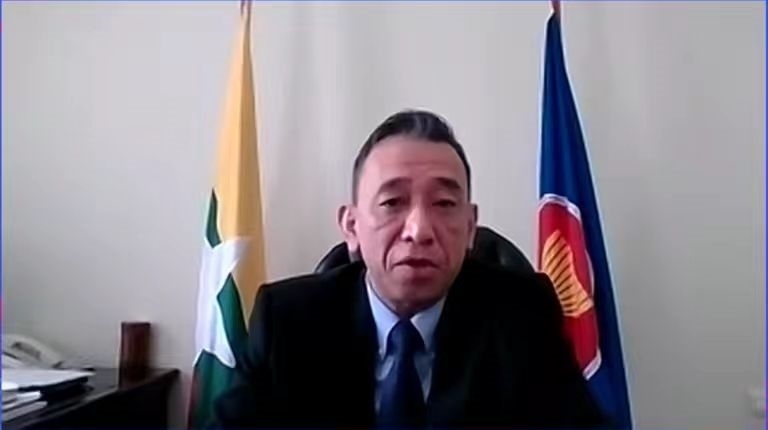 昂苗敏致辭。中國駐東盟使團供圖