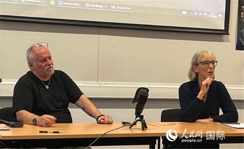 翻譯家韓斌、普華杰與師生交流 攝影 實習生王雪珊