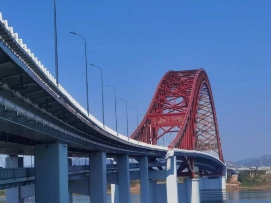 清水塘大橋側面。本報記者 常雯宜攝