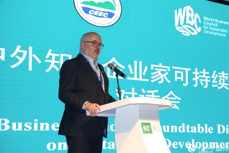 世界可持續(xù)發(fā)展工商理事會(huì)會(huì)長(zhǎng)兼主席貝德凱致辭。人民網(wǎng)記者任皓宇攝