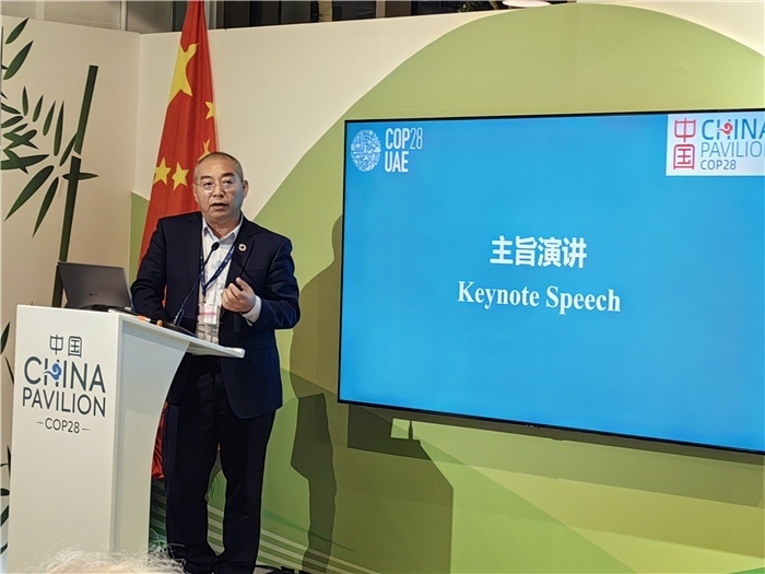 晶澳太陽能科技股份有限公司高級(jí)副總裁孫廣彬發(fā)言。COP28中國角供圖