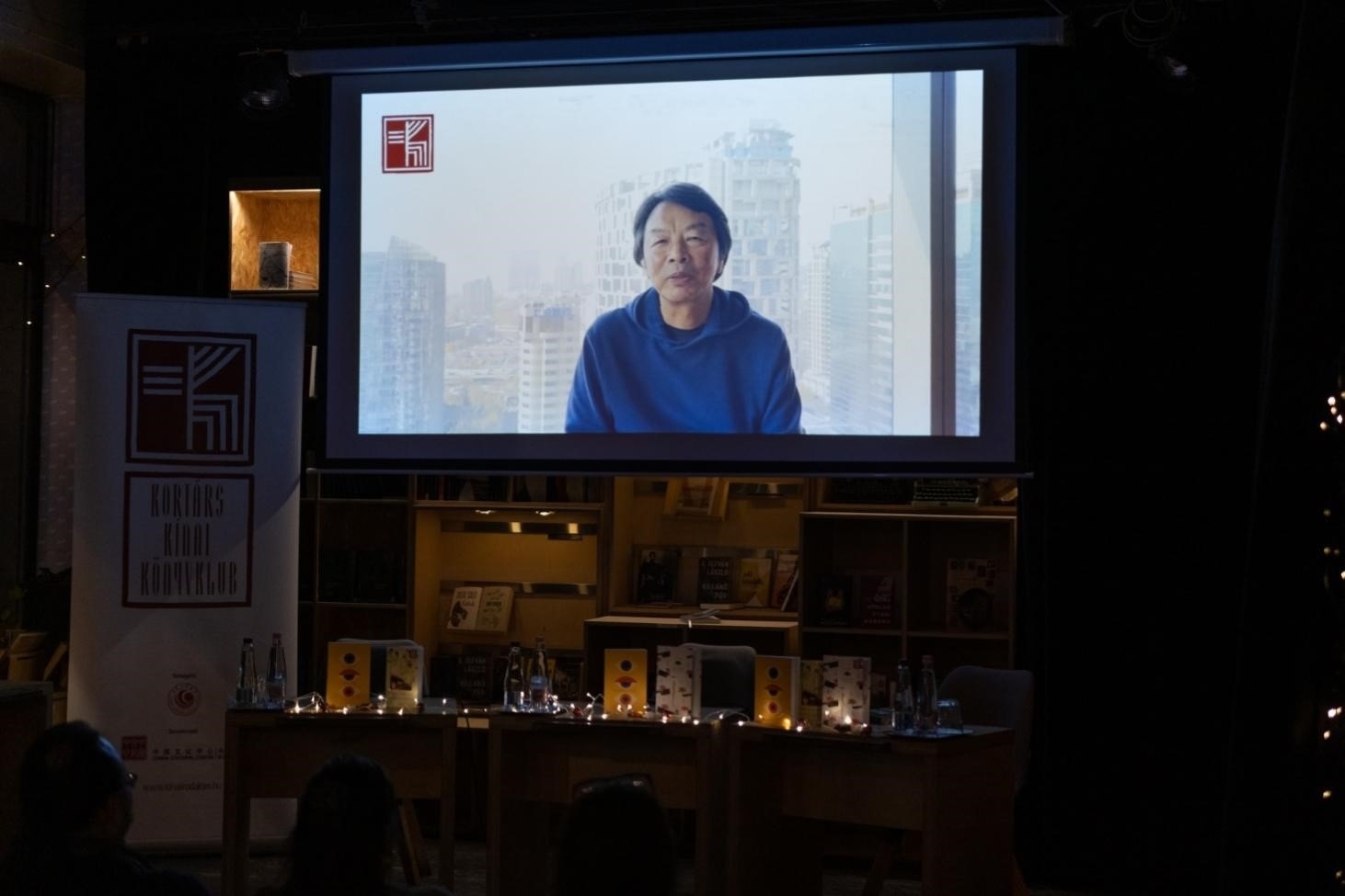 劉震云通過視頻介紹小說。摩爾多瓦尼·巴爾納巴斯攝