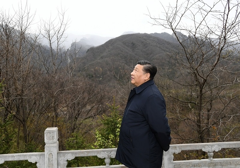 2020年4月20日，習(xí)近平在陜西秦嶺牛背梁國家級自然保護區(qū)，了解秦嶺生態(tài)保護工作情況。