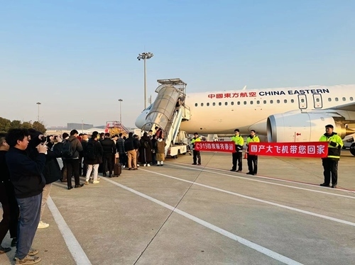 2024春運第一天，東航4架C919大飛機全部投入商業(yè)運營。東航供圖