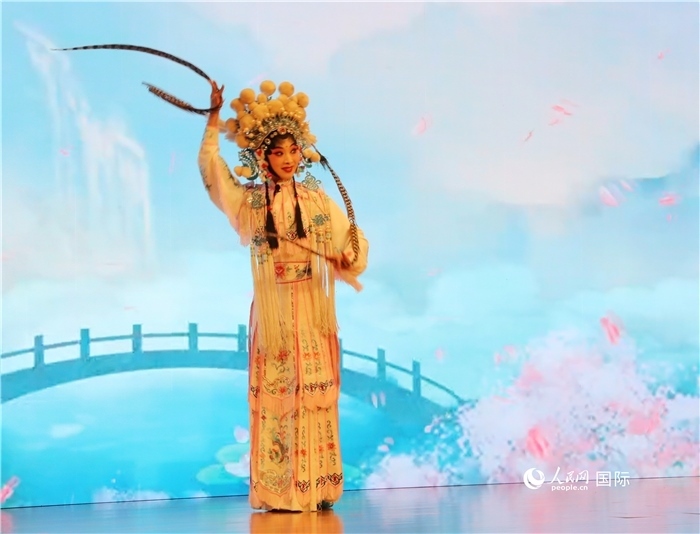 四川省成都市川劇研究院帶來了精彩的川劇演出。人民網(wǎng)記者 李志偉攝