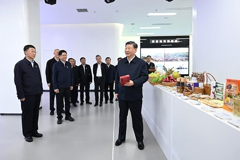 2023年12月14日，習(xí)近平總書記在廣西南寧市考察中國(guó)－東盟信息港股份有限公司，了解中國(guó)－東盟經(jīng)貿(mào)合作等情況。