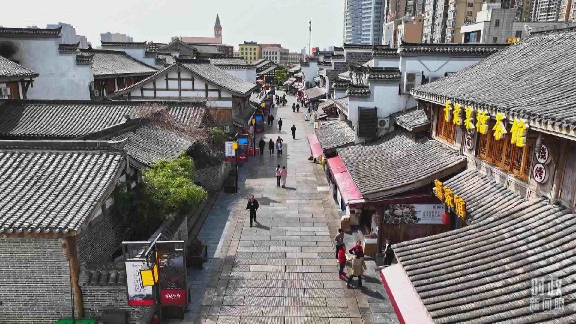 △常德河街。（總臺記者姚鵬、溫盛強(qiáng)拍攝）