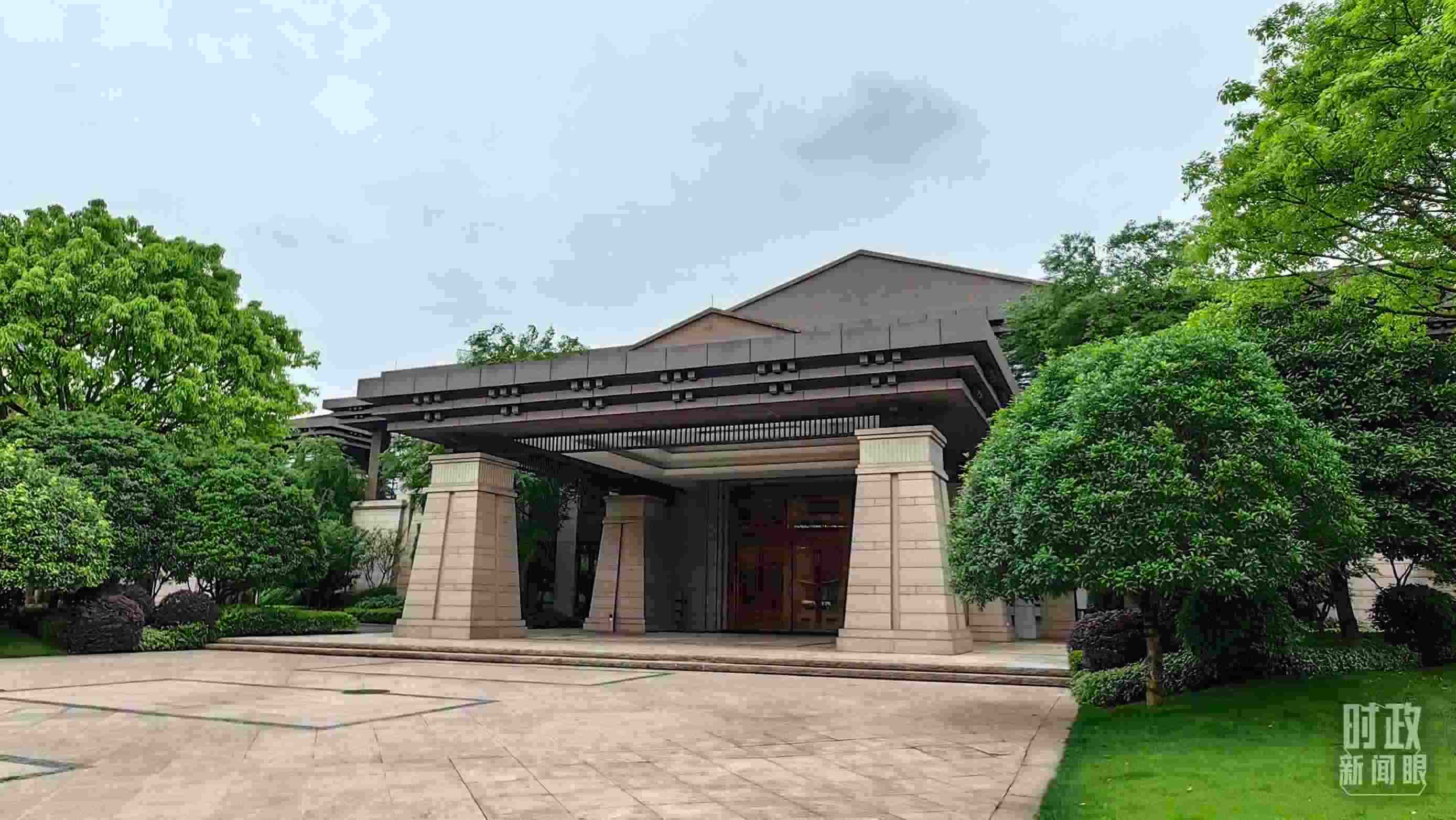 △重慶市渝州賓館，新時代推動西部大開發(fā)座談會在這里召開。（總臺央視記者段德文拍攝）