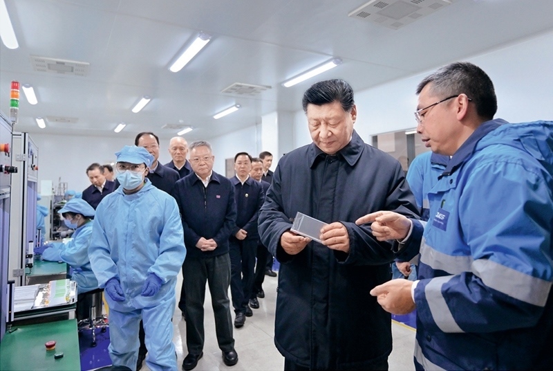 2024年3月18日至21日，中共中央總書記、國家主席、中央軍委主席習近平在湖南考察。這是18日下午，習近平在中德合資企業(yè)巴斯夫杉杉電池材料有限公司考察。 新華社記者 謝環(huán)馳/攝