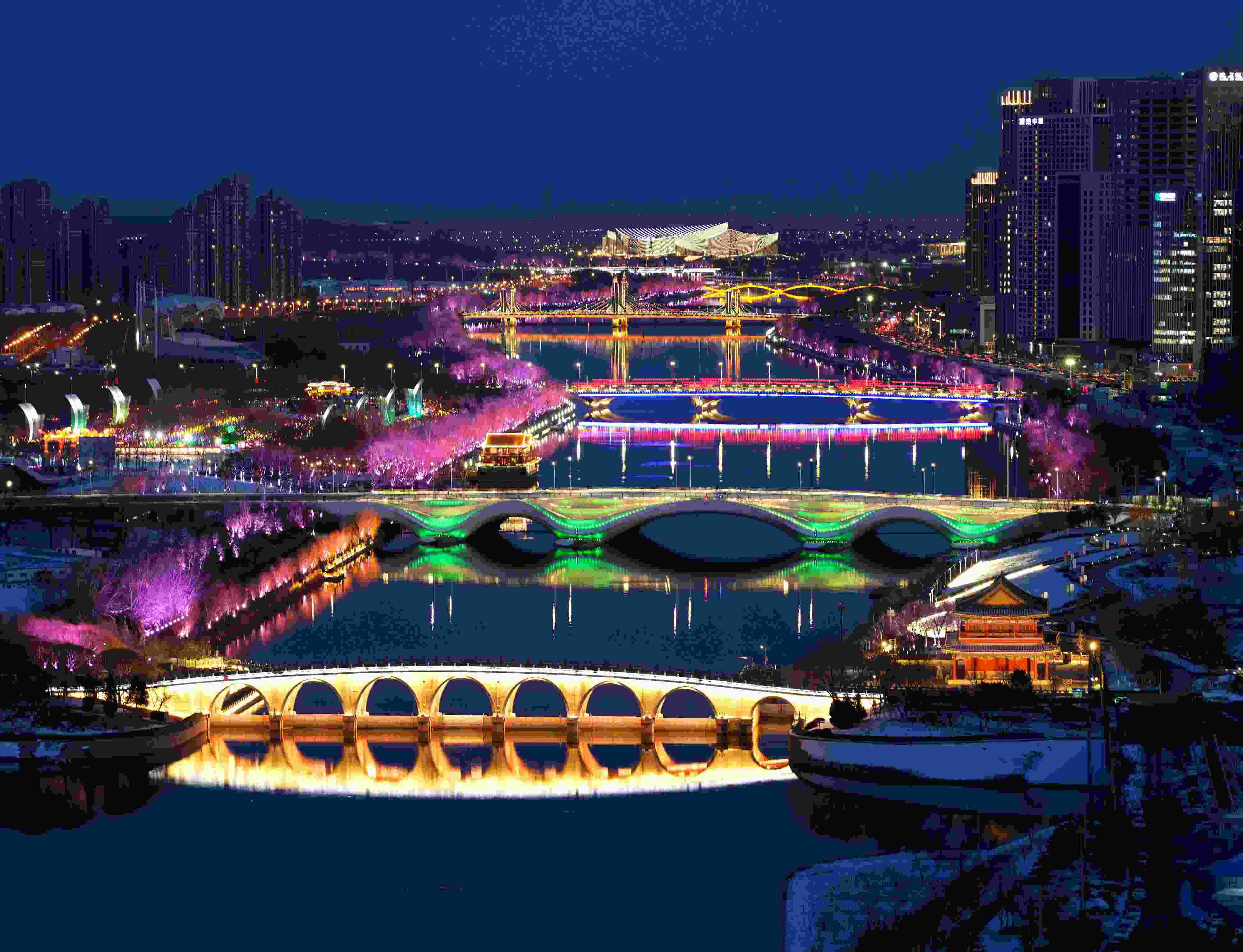 2024年2月22日，京杭大運河北京通州段夜景。