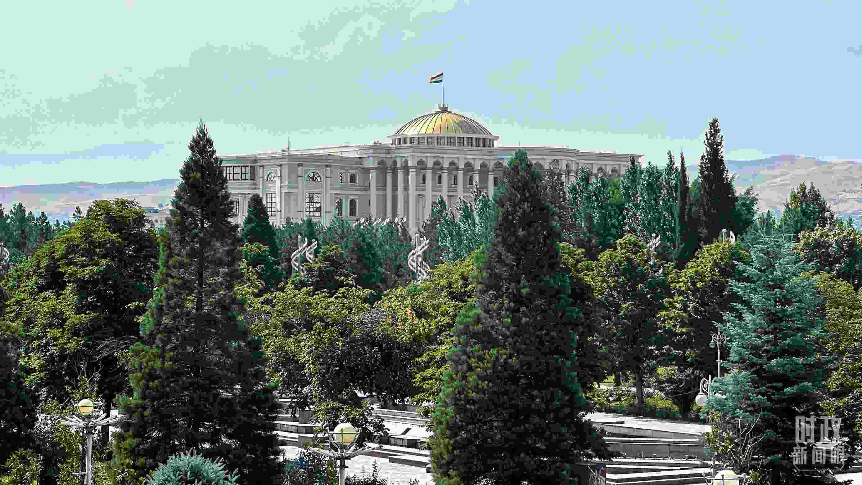 △塔吉克斯坦總統(tǒng)府。（總臺央視記者趙化拍攝）