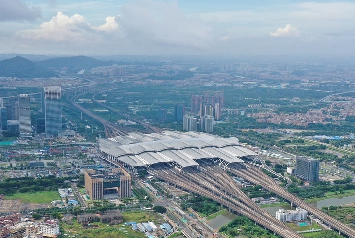 這是2024年6月23日拍攝的廣州南站（無人機(jī)照片）。新華社記者 劉大偉 攝