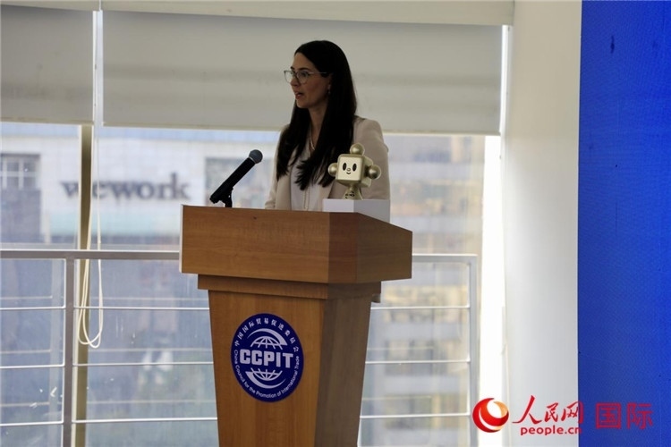 墨西哥外貿(mào)、投資和技術(shù)委員會總經(jīng)理蘇珊娜·杜克發(fā)表講話。人民網(wǎng) 埃內(nèi)斯托·多明戈斯攝