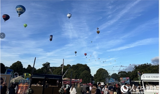 布里斯托國(guó)際熱氣球節(jié)現(xiàn)場(chǎng)。人民網(wǎng)記者 余穎攝