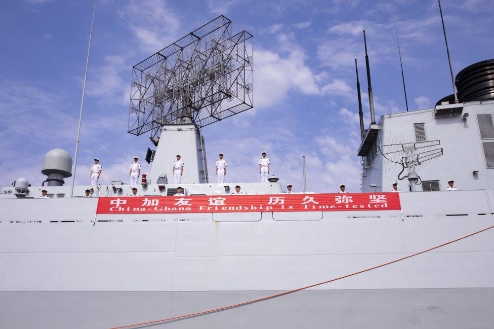 2023年6月27日，中國(guó)海軍第43批護(hù)航編隊(duì)抵達(dá)加納特馬港碼頭，開始對(duì)加納進(jìn)行為期4天的友好訪問。