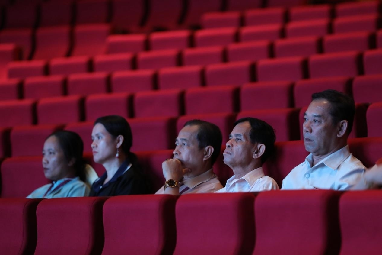 亞洲媒體考察團在觀眾席就座?！吨袊?jīng)濟周刊》記者 肖翊攝