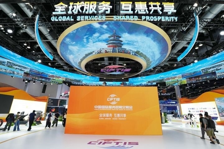 這是9月11日拍攝的國(guó)家會(huì)議中心展區(qū)內(nèi)景。新華社記者 鞠煥宗 攝