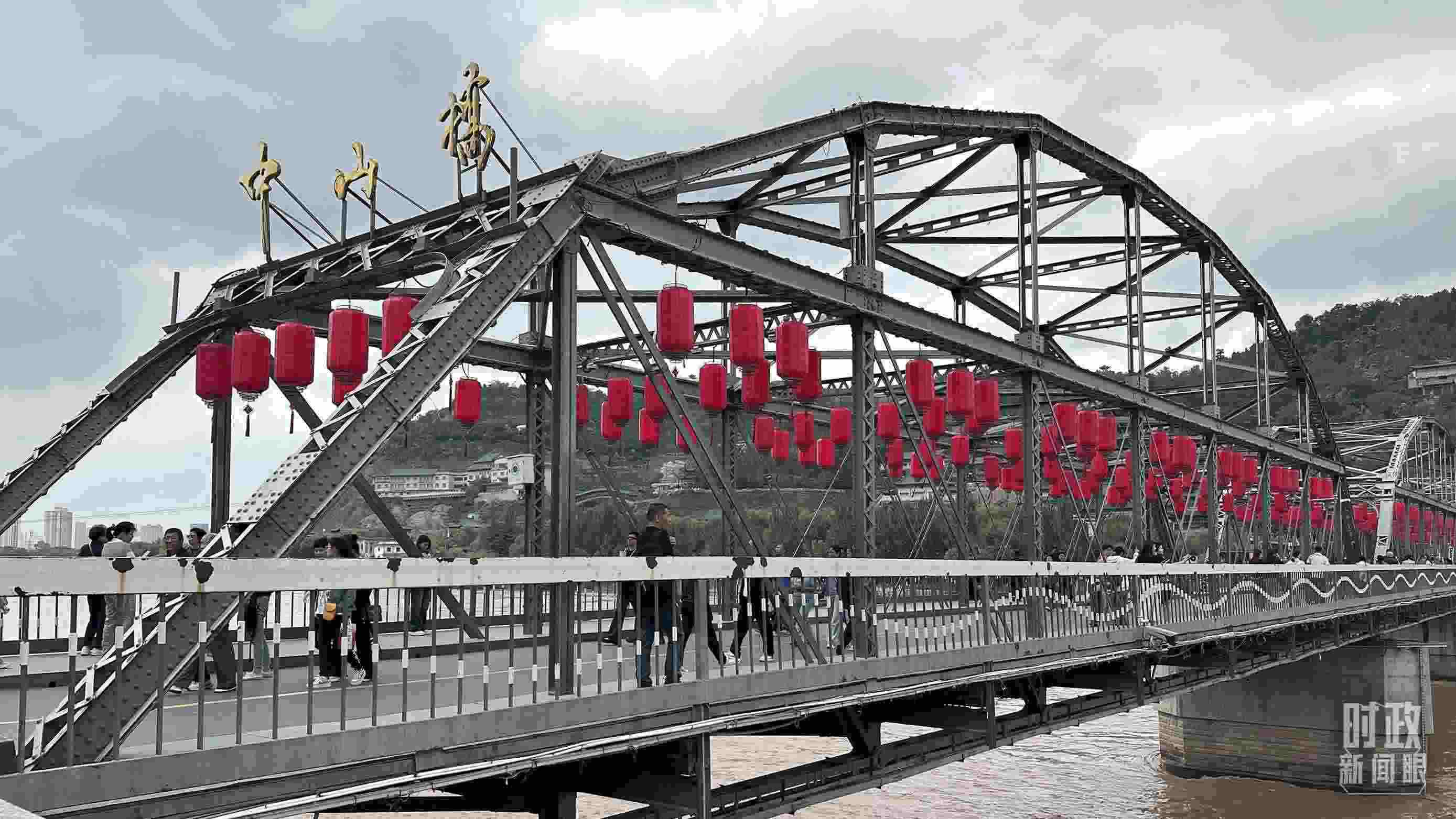 △中山橋。（總臺(tái)央視記者范一鳴、覃思拍攝）