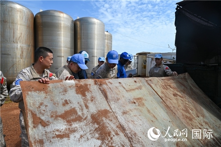 圖3 查看污水處理系統(tǒng)。謝坤攝