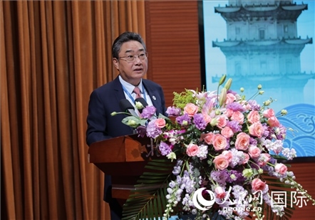 國(guó)—東盟中心秘書長(zhǎng)史忠俊在“走進(jìn)中華文明——海絲印記 世遺泉州”主題人文交流活動(dòng)中致辭。人民網(wǎng) 王婧攝