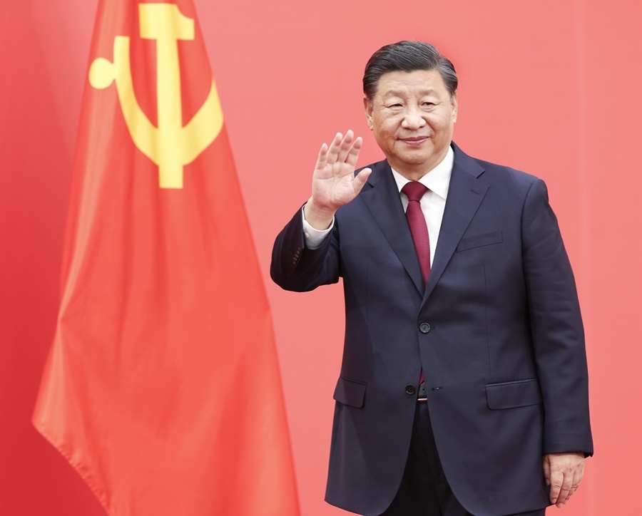 2022年10月23日，習(xí)近平在北京人民大會(huì)堂同采訪中共二十大的中外記者親切見面。