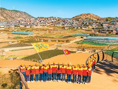 學(xué)生在攀枝花迤沙拉歷史文化主題研學(xué)基地參觀。 石 磊攝