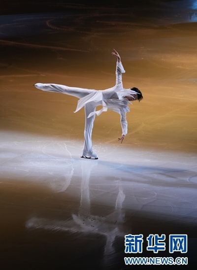 圖為羽生結(jié)弦在表演中。記者 錢(qián)錚 攝