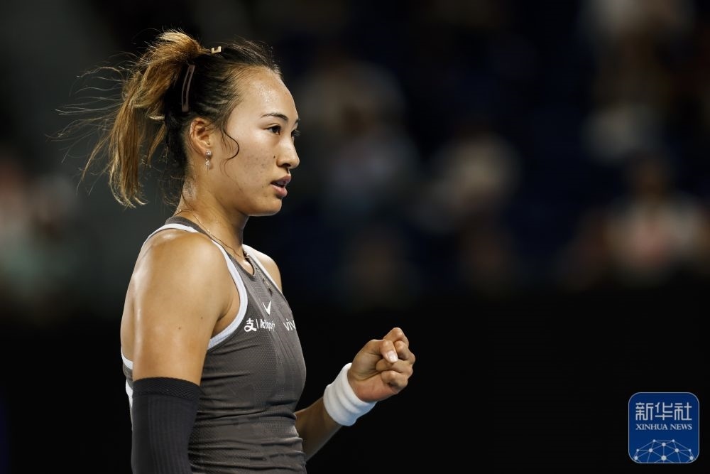 ↑鄭欽文在比賽中慶祝得分。新華社記者 馬平 攝