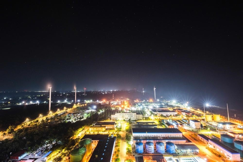 這是斯里蘭卡普特拉姆電站夜景（2020年12月8日攝）。新華社發(fā)（普特拉姆電站供圖）