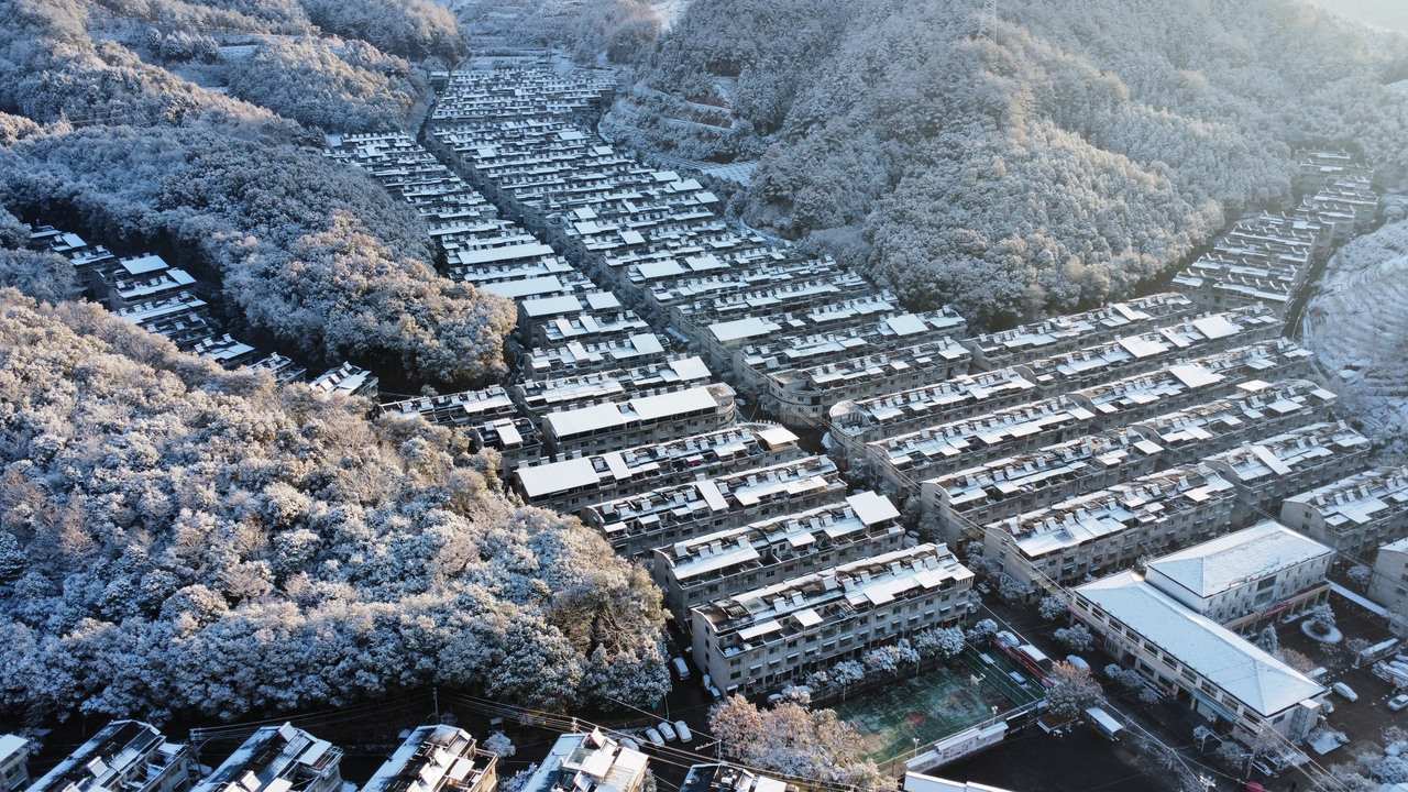 慶元縣濛洲街道同濟(jì)新村，雪后初霽。慶元縣融媒體中心 供圖