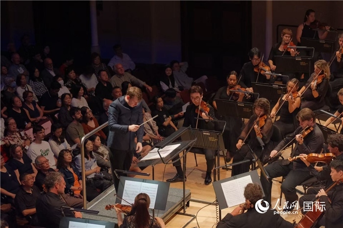 奧克蘭市政廳《空海》交響曲演出現(xiàn)場(chǎng)。張波若攝