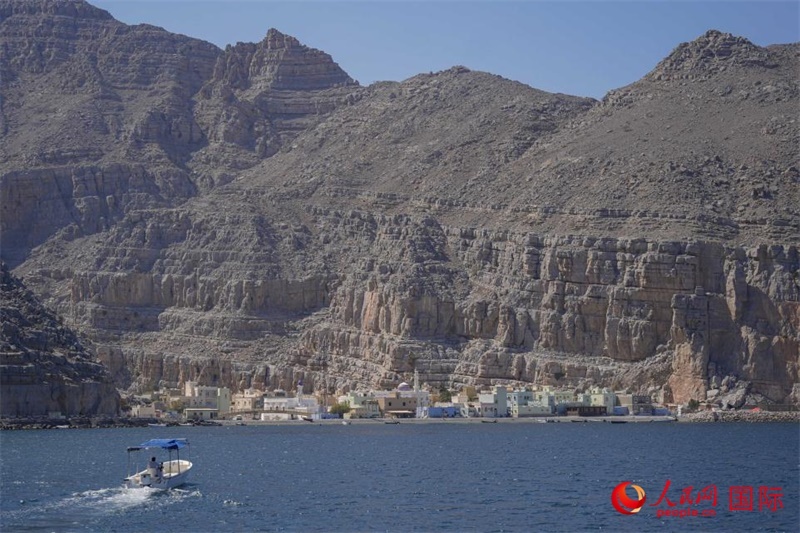 遠眺庫姆扎爾村。人民網(wǎng) 塔里克·易卜拉欣攝