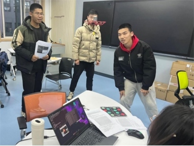 智能無人系統(tǒng)“做中悟”高階項目式課程。校方供圖