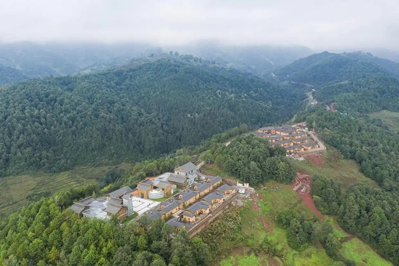 2020年10月13日拍攝的三河村新村聚居點。 