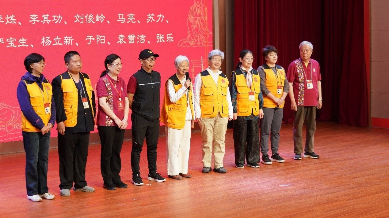 服務(wù)滿二十年志愿者代表發(fā)表感言。故宮博物院供圖