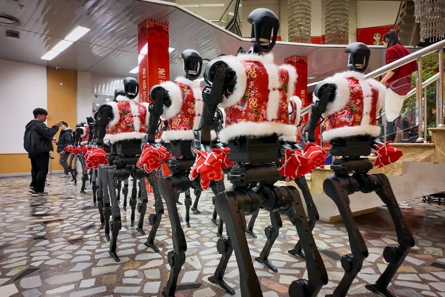 2025年1月28日，杭州宇樹科技人形機器人在2025年央視春晚后臺。新華社發(fā)