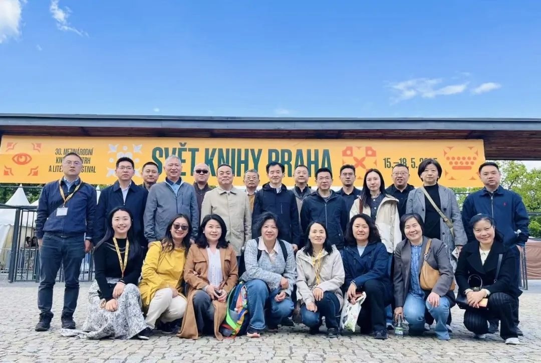 中國出版界代表團(tuán)合影。圖片均由國圖集團(tuán)供圖