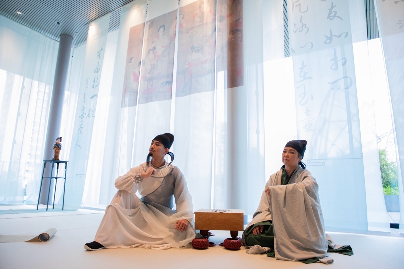 白居易與茶仙盧仝。中國駐大阪旅游辦事處供圖