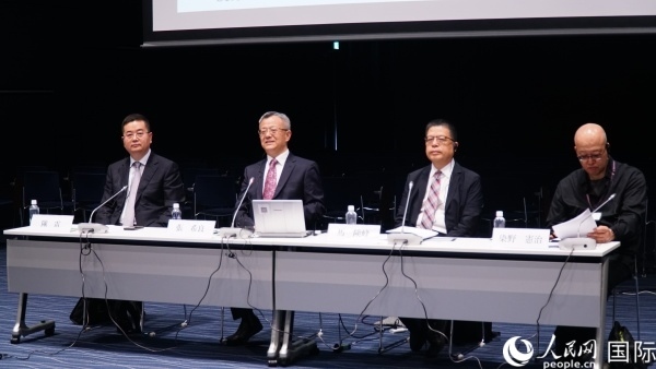 與會(huì)專家熱切交流。人民網(wǎng) 蔣曉辰攝